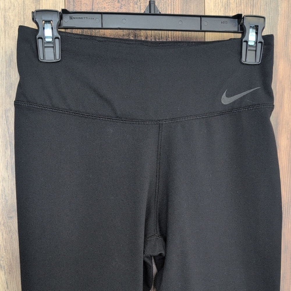 Nike Women's Tight Fit Classic Training Capri Crop Leggings S          P291